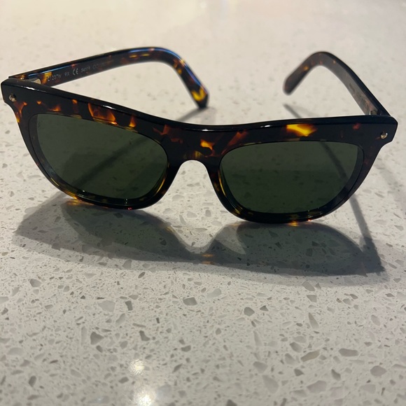 Louis Vuitton Sunglasses - Picture 1 of 3